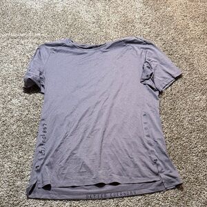 Lululemon Men’s License to Train Vented Shirt Sz M Lavendar